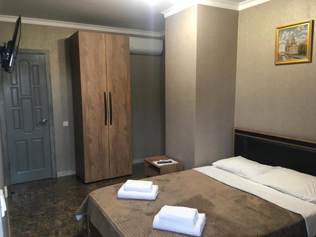 Gloriya Hotel Lidzava Bagian luar foto