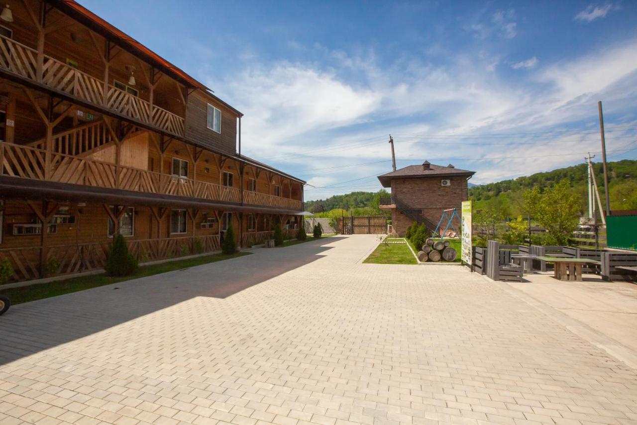 Gloriya Hotel Lidzava Bagian luar foto