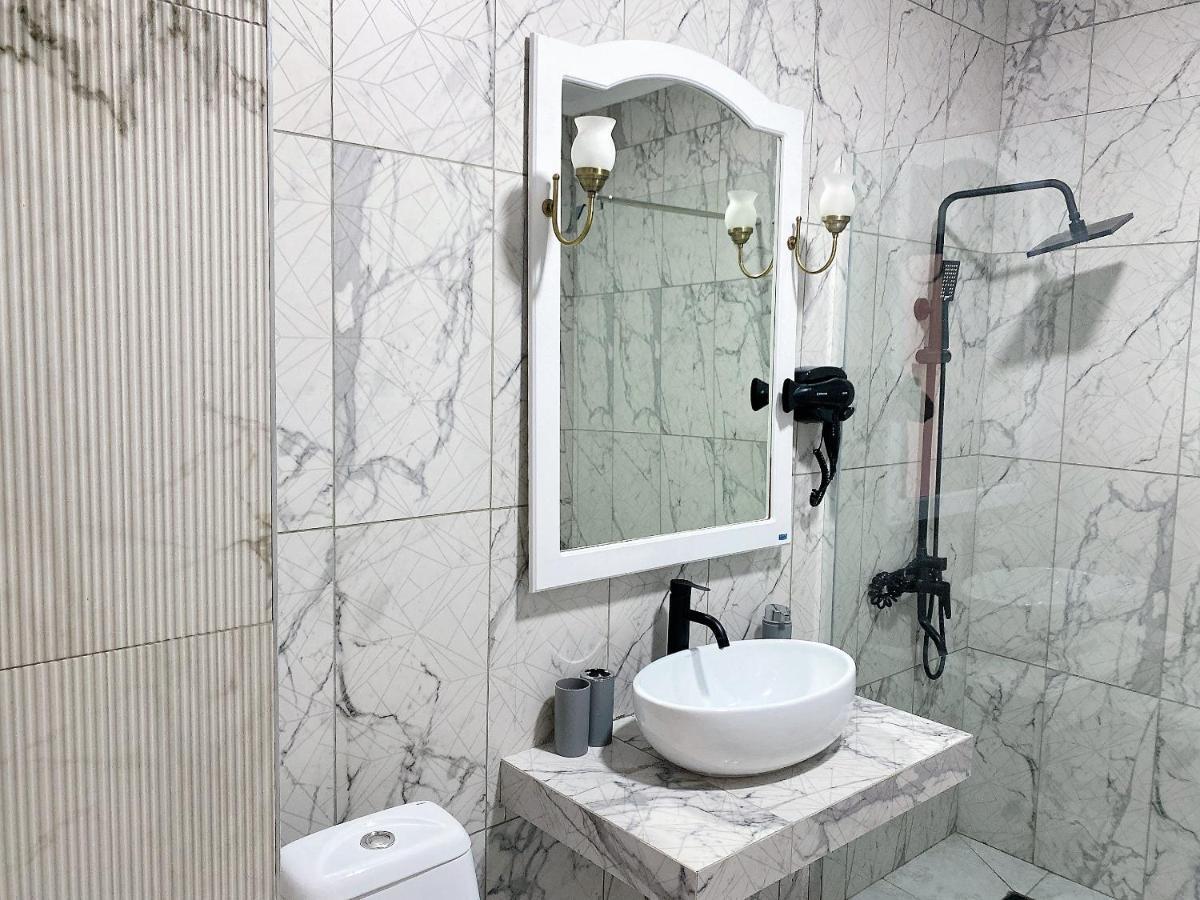 Gloriya Hotel Lidzava Bagian luar foto
