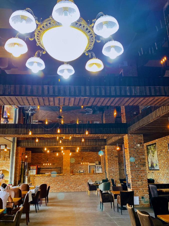 Gloriya Hotel Lidzava Bagian luar foto